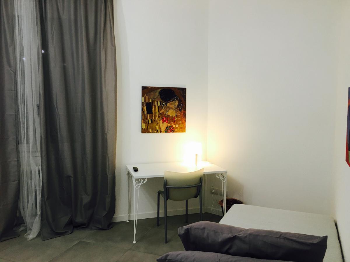 Room Center Station 2 Бергамо Экстерьер фото
